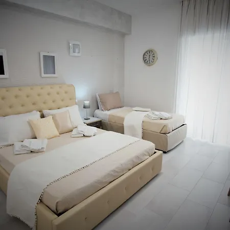 Central Apartments ベッド・アンド・ブレックファスト クロトーネ