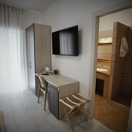 Central Apartments 4*