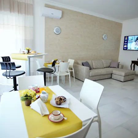 ベッド・アンド・ブレックファスト Central Apartments