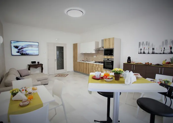 Central Apartments 4* 克罗托内