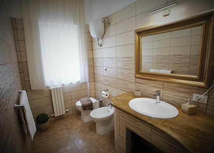 Central Apartments 4* 克罗托内