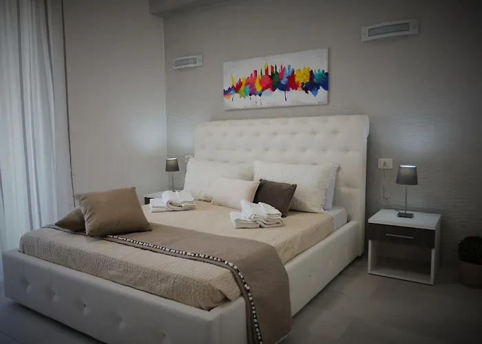 Central Apartments 4* 克罗托内