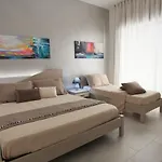 Central Apartments 4* كروتوني