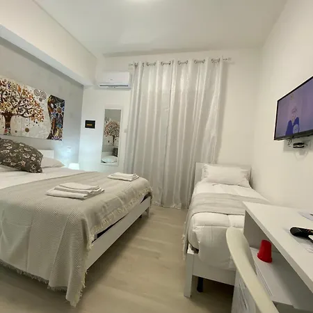 Central Apartments B&B 4*