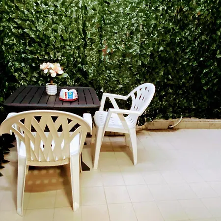 Central Apartments 4*