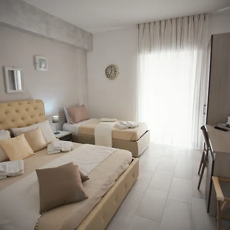 Central Apartments Bed & Breakfast 4*
