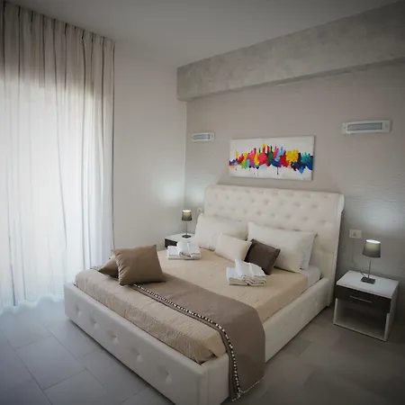 Central Apartments 4*