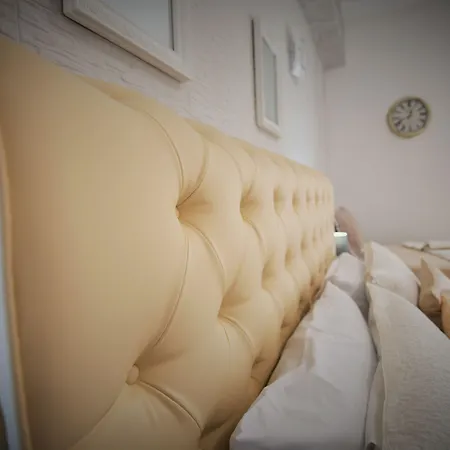 Central Apartments B&B 크로토네