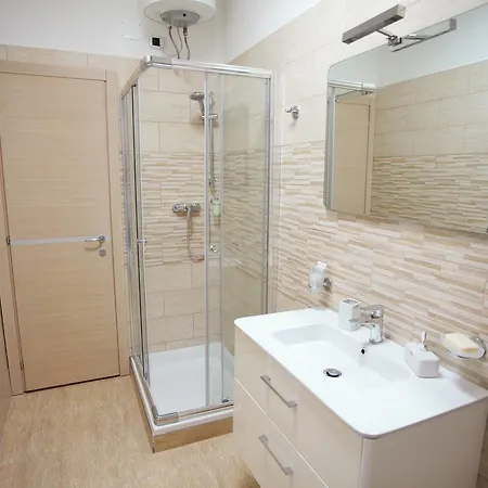 B&B Central Apartments 4*