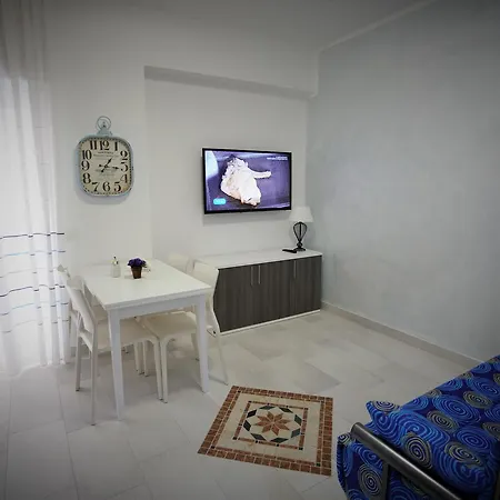 Central Apartments B&B 크로토네