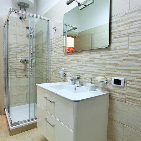 Central Apartments B&B 크로토네