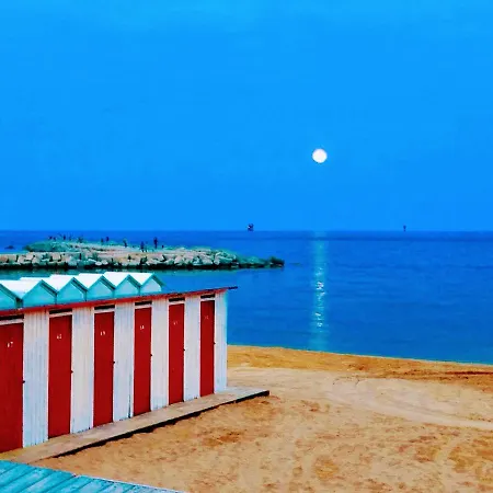 Central Apartments 크로토네