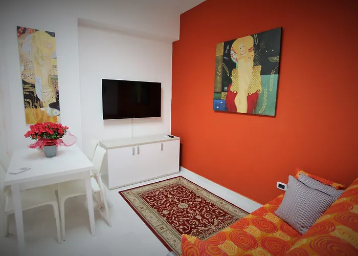 Central Apartments Bed & Breakfast 4*