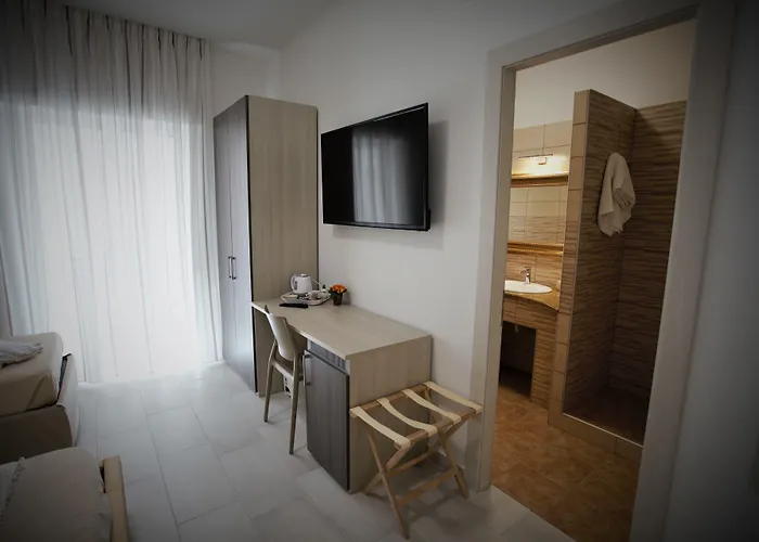 Central Apartments 4*