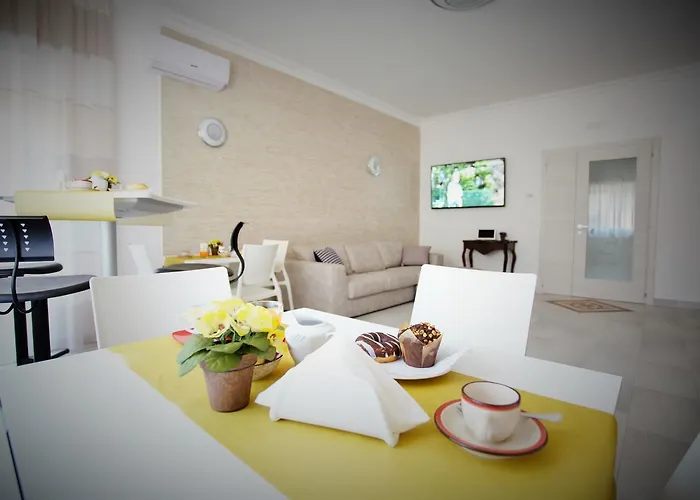 Central Apartments Bed & Breakfast Crotone